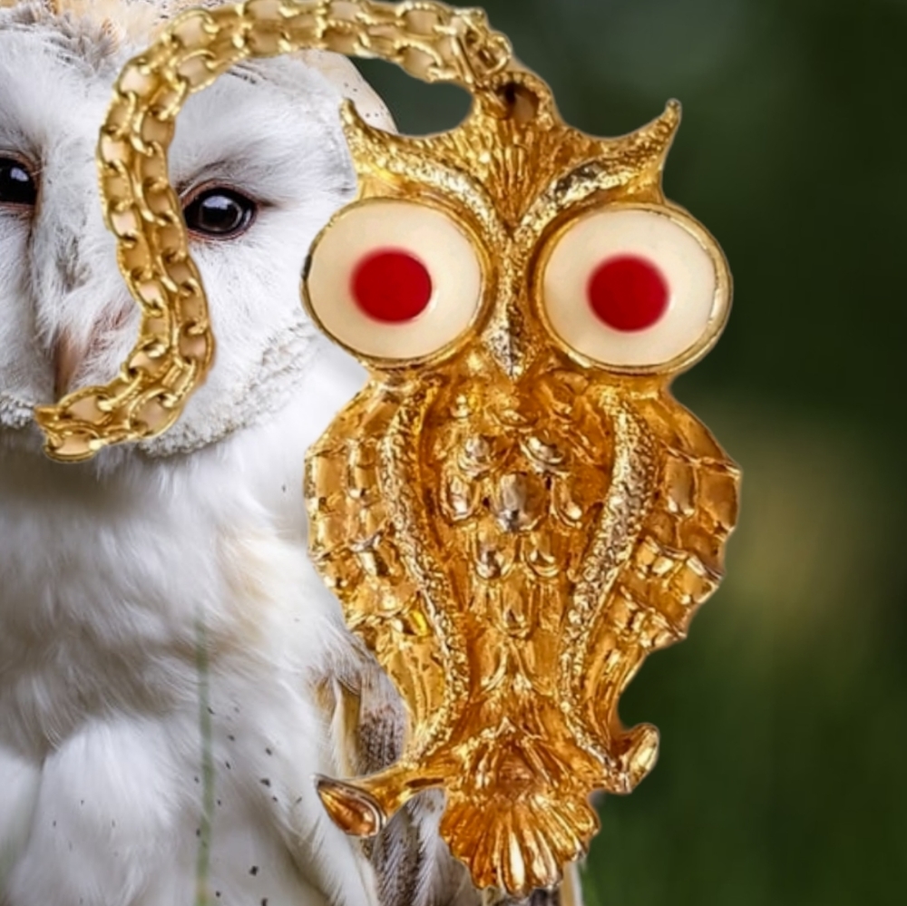 Vintage Mid Century 1960s Enamel Goldtone Owl Pendant Necklace